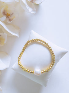 Dainty Pearl Gold Bracelet