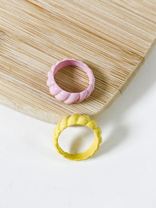 Full Spiral Enamel Ring