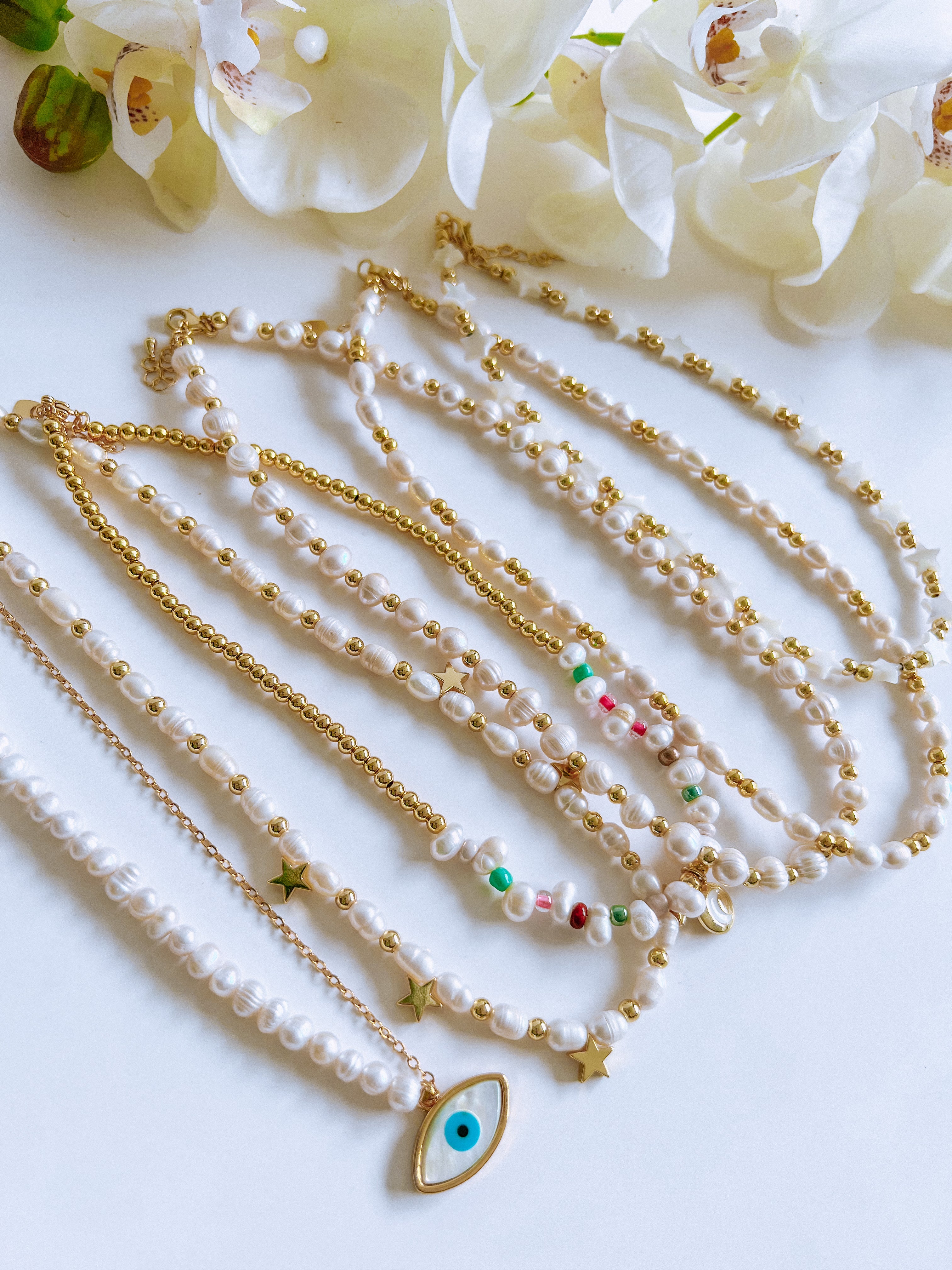 Dainty Pearl & gold beads necklace