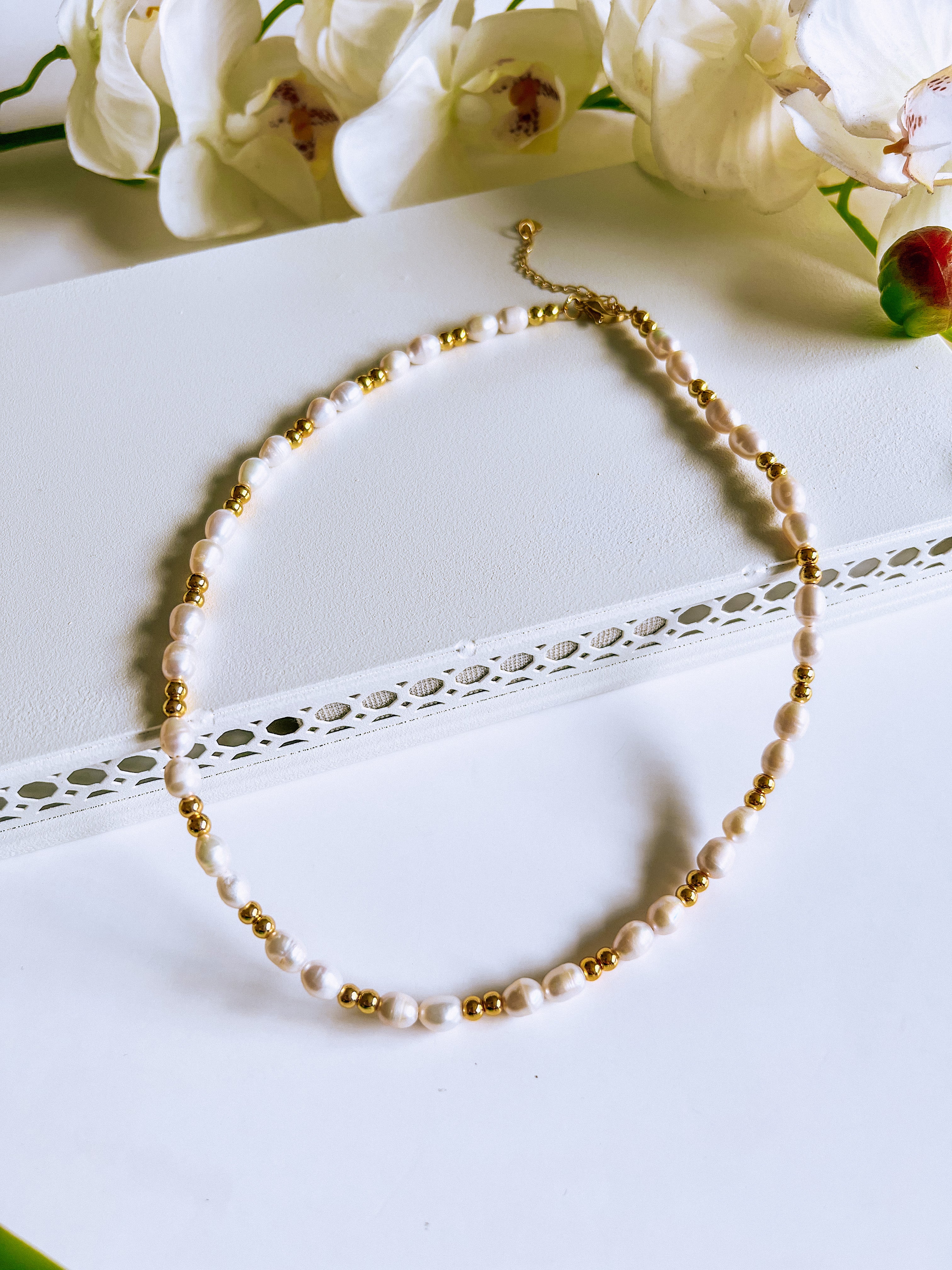 Dainty Pearl & gold beads necklace
