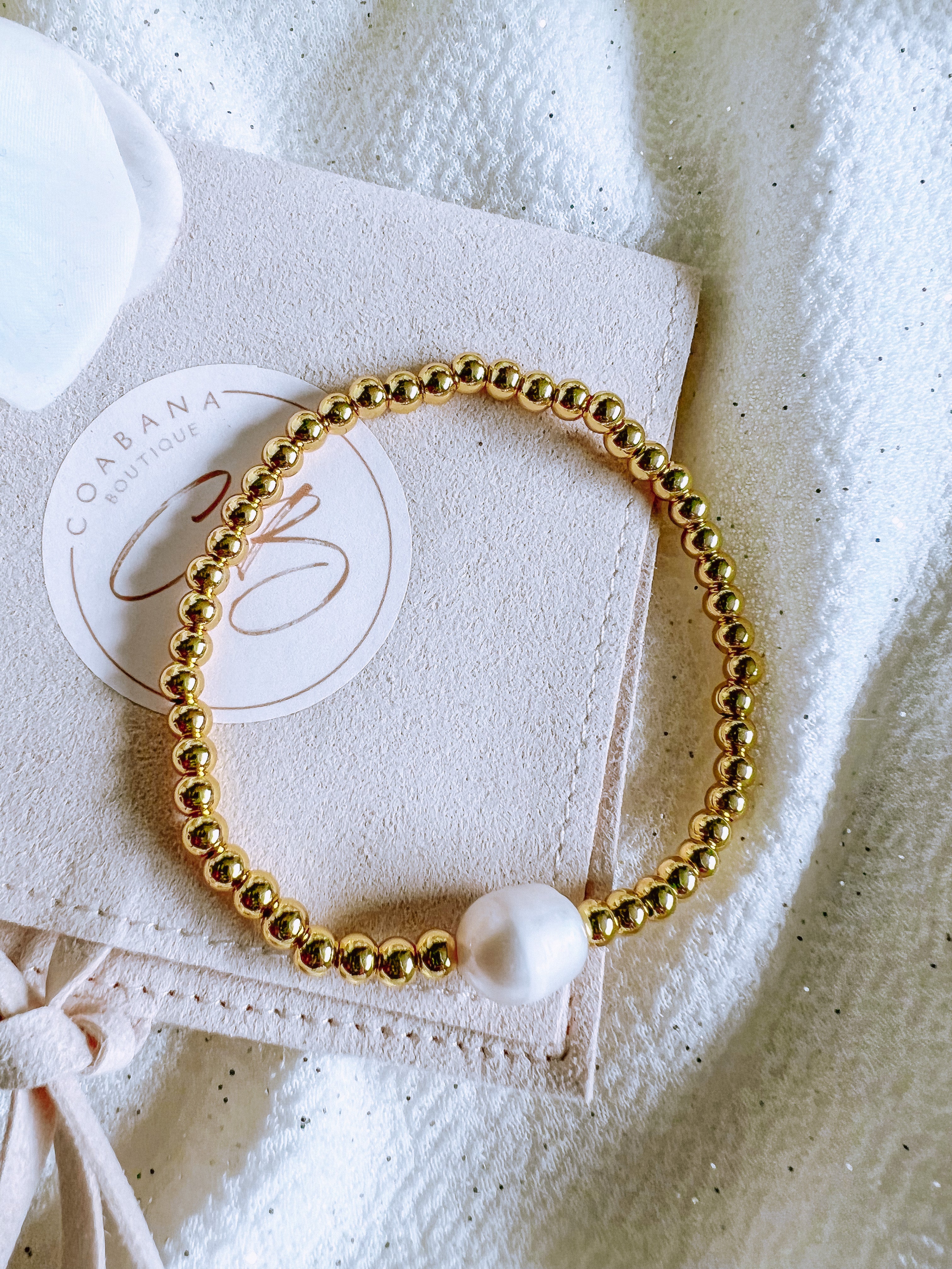 Dainty Pearl Gold Bracelet