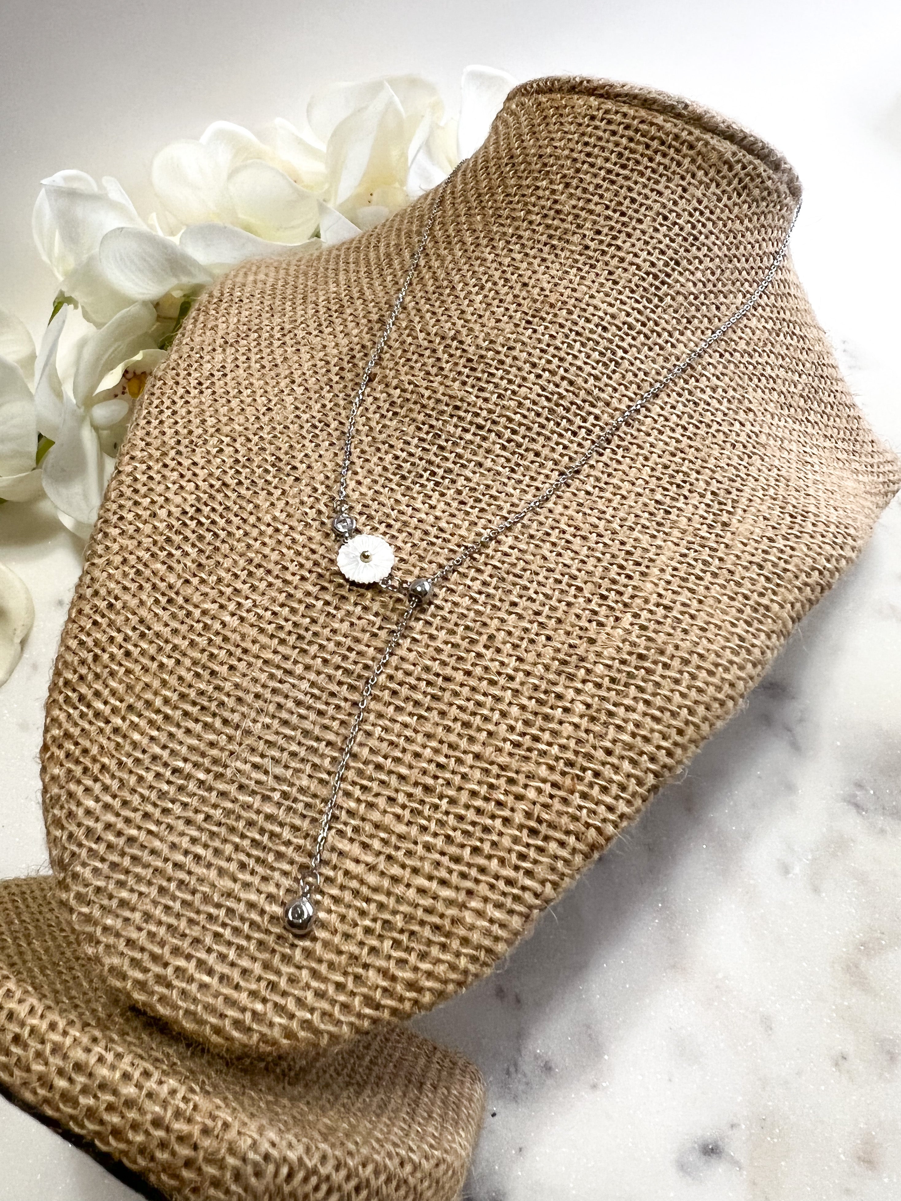 Mini Daisy Necklace