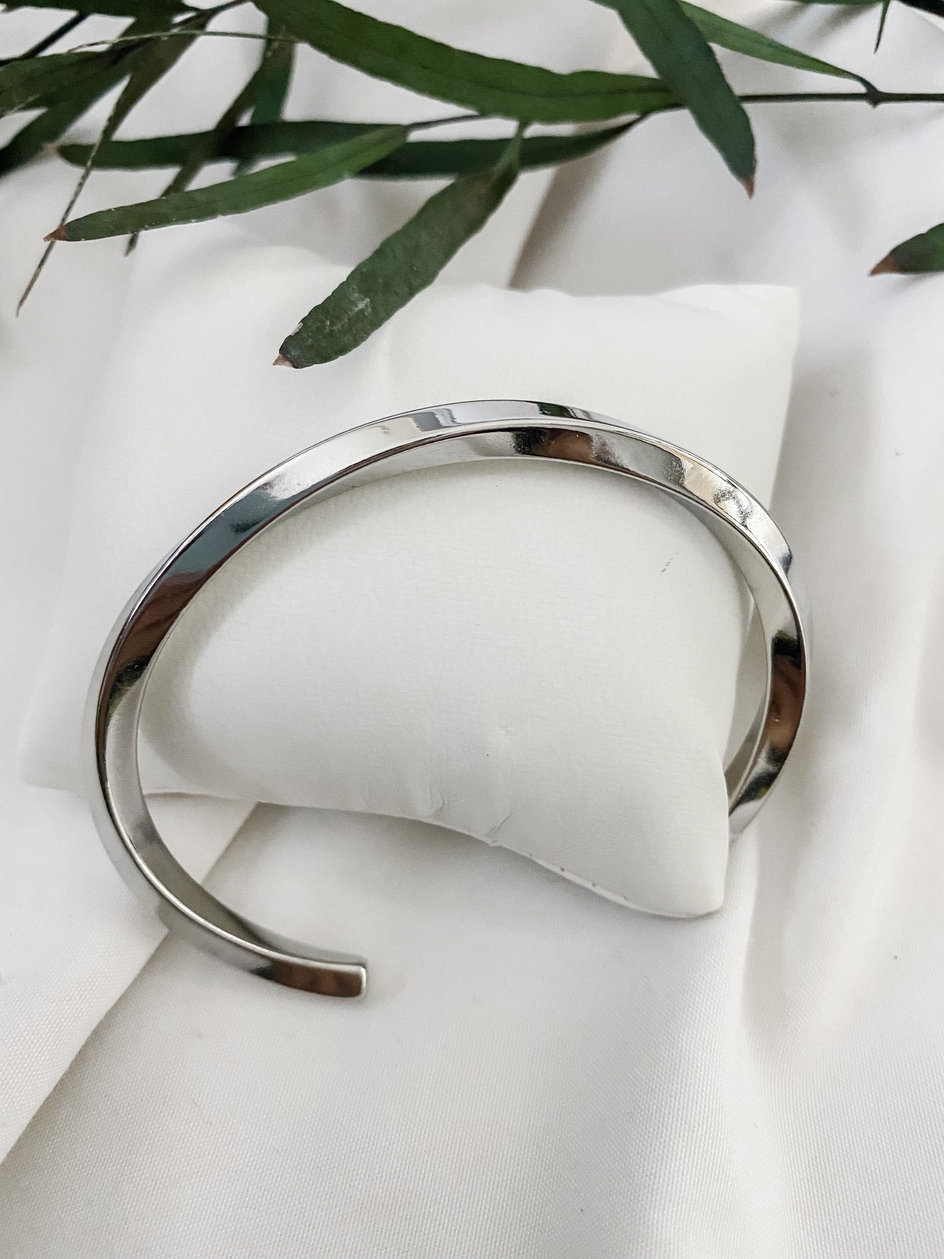 Silver Twist Bangle